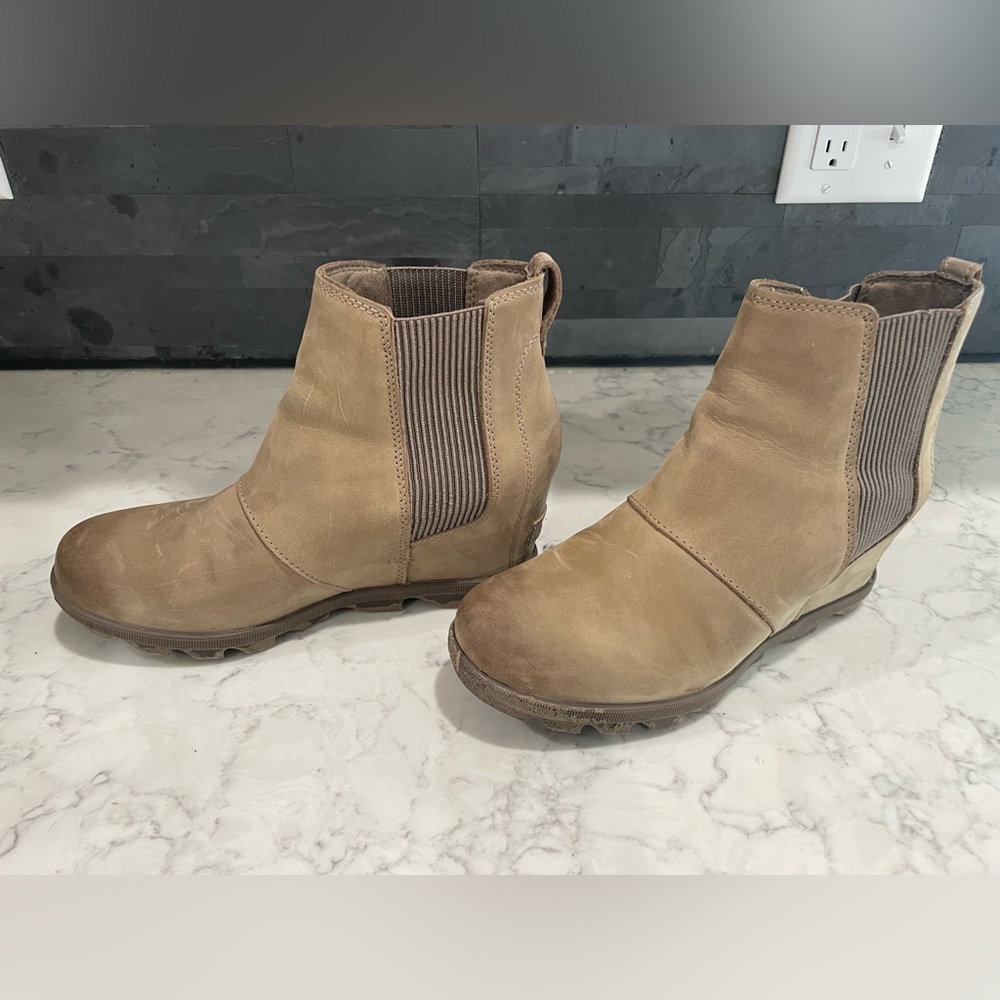 Sorel wedge bootie women's size 9.5